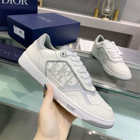 precio de tenis dior mujer|shoes Dior happy.